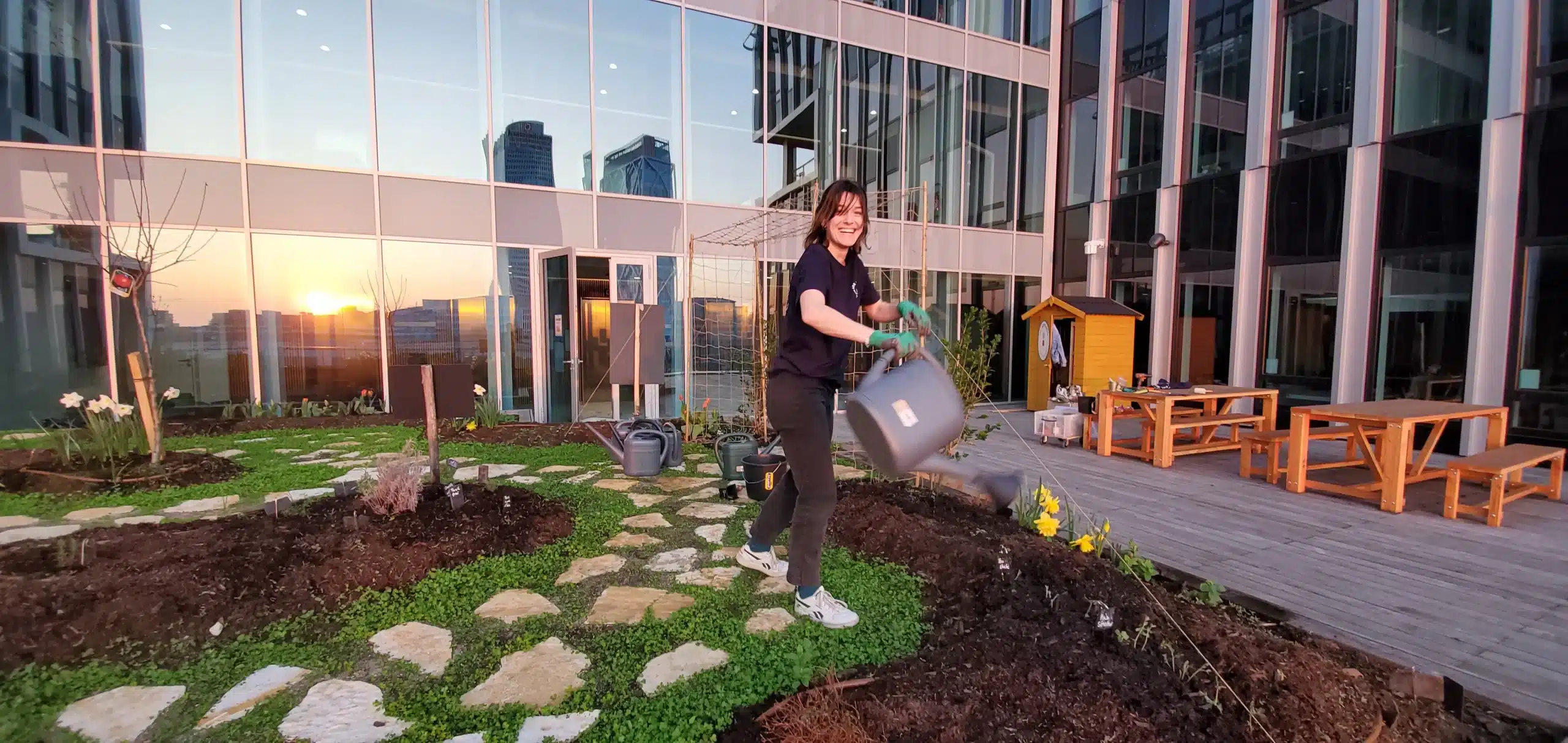 Tiphaine au potager de SNCF Connect & Tech