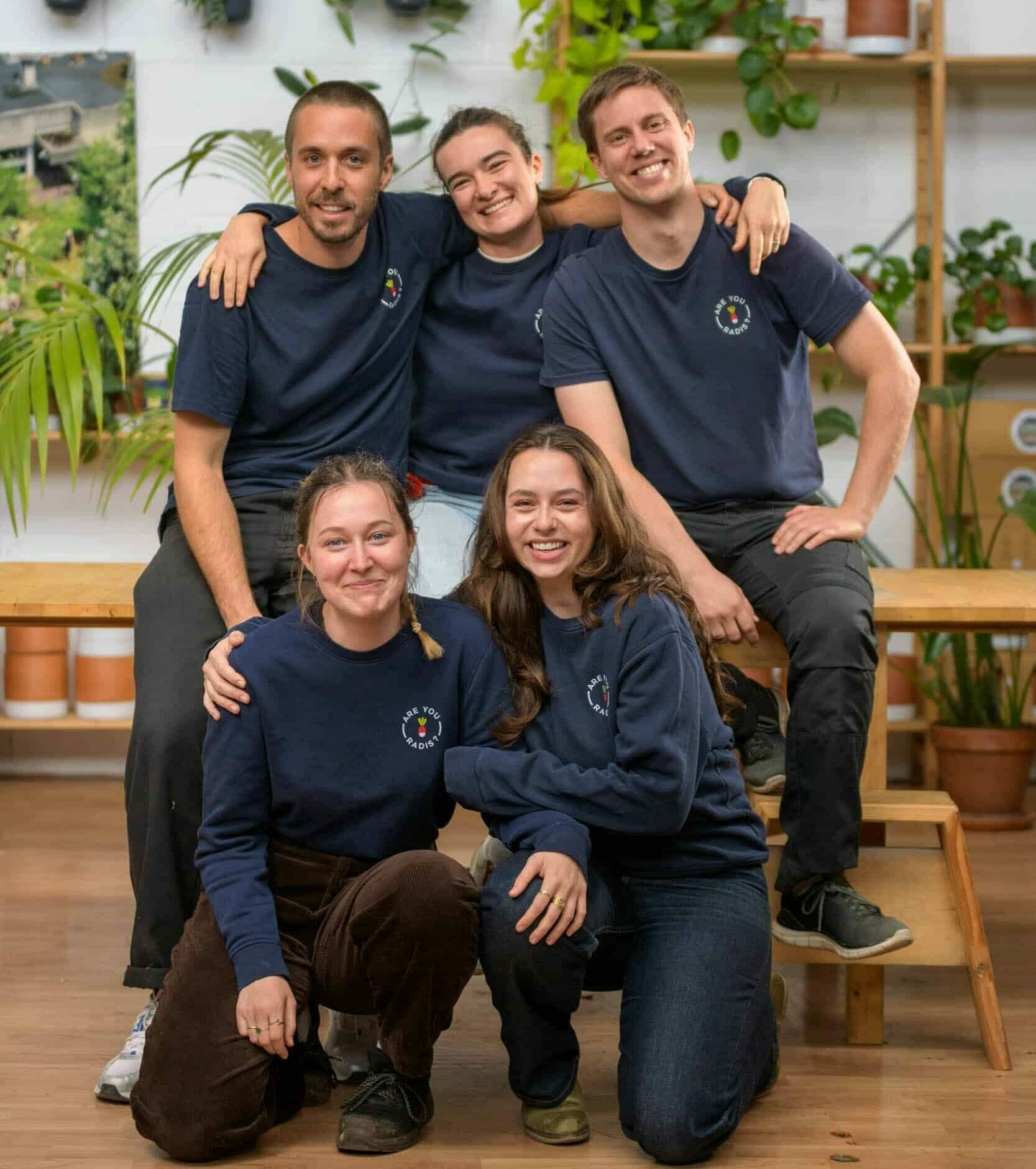 Les jardiniers-animateurs de Ciel mon radis : Tim, Susan, Olivier, Sarah et Olivia